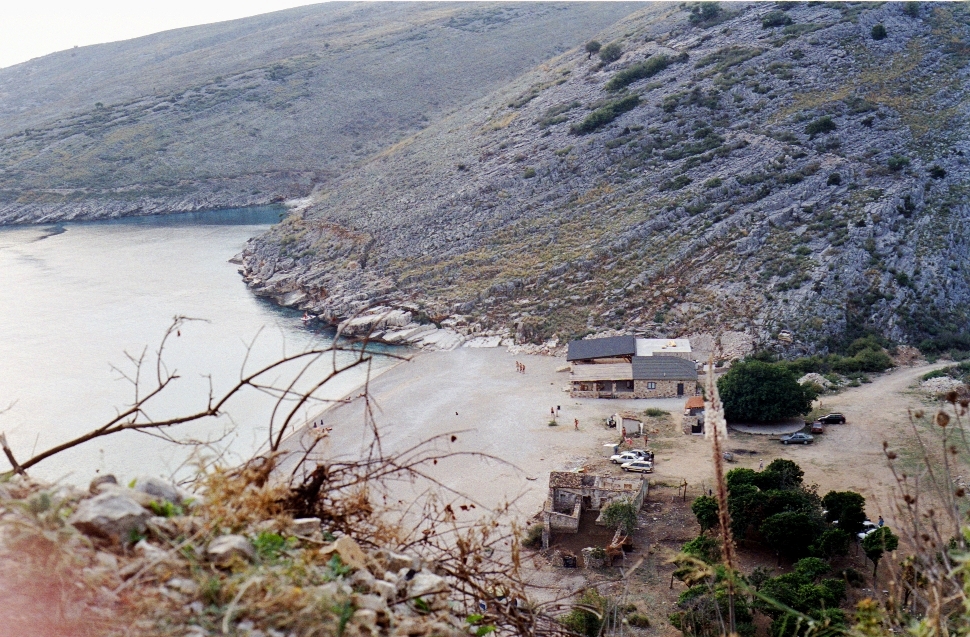 Plazhi i Llamanit (Llaman Beach)